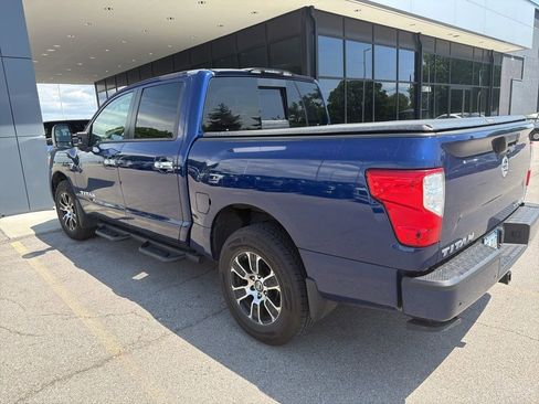 Used 2021 Nissan Titan SV w/ SV Convenience Package AWD/4WD image 8