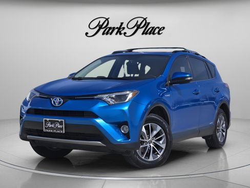 Used 2016 Toyota RAV4 XLE image 1