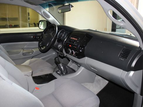 Used 2010 Toyota Tacoma PreRunner RWD image 21