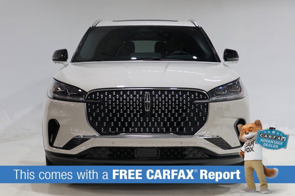 Used 2025 Lincoln Aviator Reserve w/ Illumination Package AWD/4WD image 2