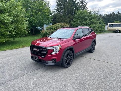 Used 2024 GMC Terrain SLT w/ Elevation Edition AWD/4WD image 7