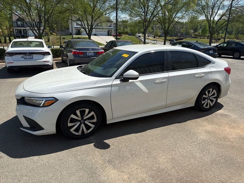 Used 2023 Honda Civic LX image 4