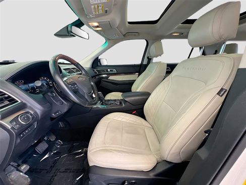 Used 2017 Ford Explorer Platinum AWD/4WD image 5