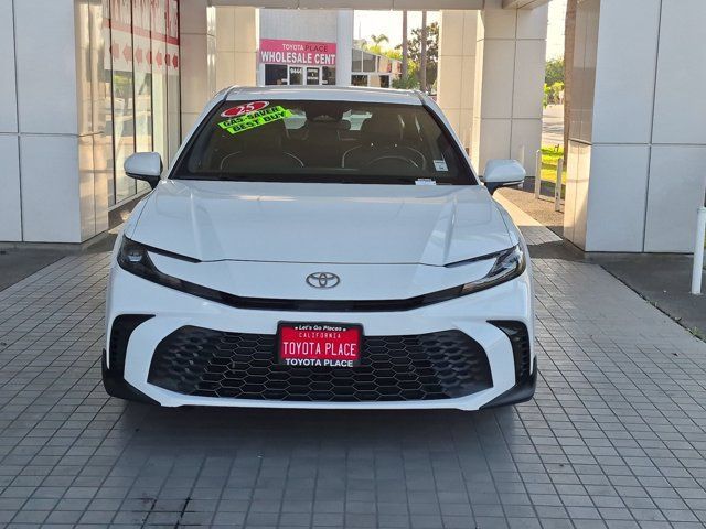 Used 2025 Toyota Camry SE FWD image 2