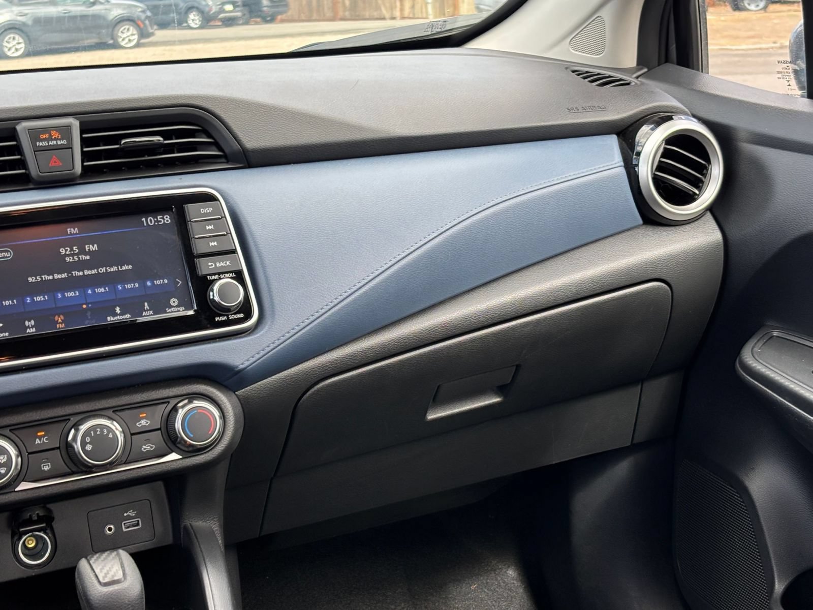Used 2025 Nissan Versa SV FWD image 32