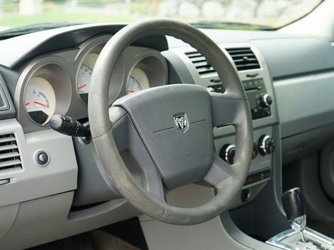 Used 2008 Dodge Avenger SE image 9