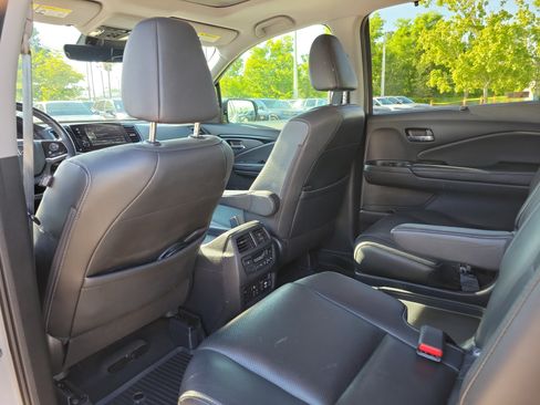 Used 2020 Honda Pilot Elite image 14