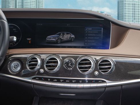 Used 2018 Mercedes-Benz S 450 4MATIC Sedan w/ Premium Package image 22