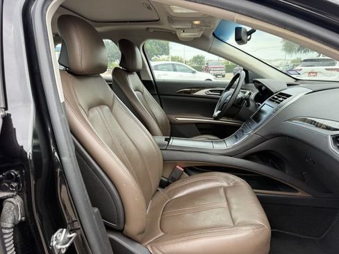 Used 2013 Lincoln MKZ FWD image 29