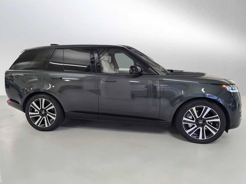 Used 2023 Land Rover Range Rover SE image 6
