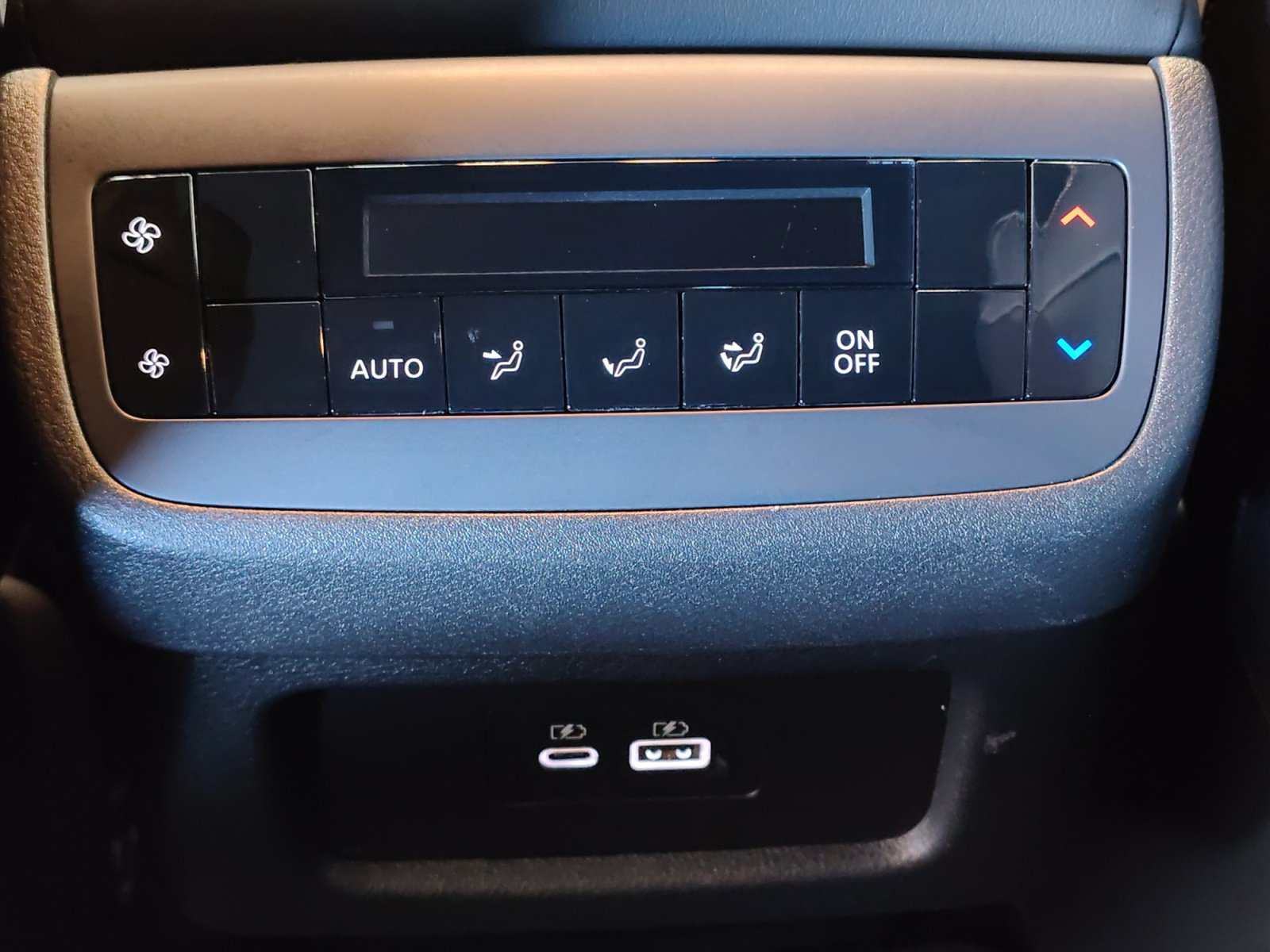 Used 2024 Nissan Pathfinder Rock Creek AWD/4WD image 32