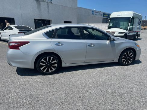 Used 2018 Nissan Altima 2.5 SV FWD image 14