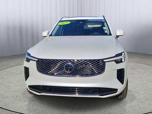 Certified 2025 Volvo XC90 B5 Plus image 10