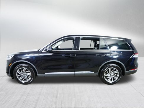 Used 2023 Lincoln Aviator AWD image 4