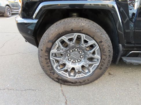 Used 2025 GMC Hummer EV 3X image 14