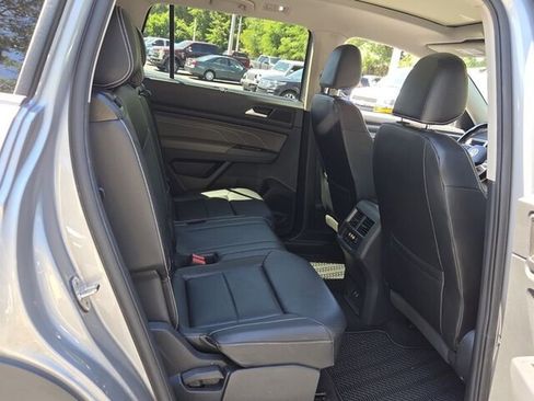 Used 2021 Volkswagen Atlas SE w/ Panoramic Sunroof Package FWD image 16