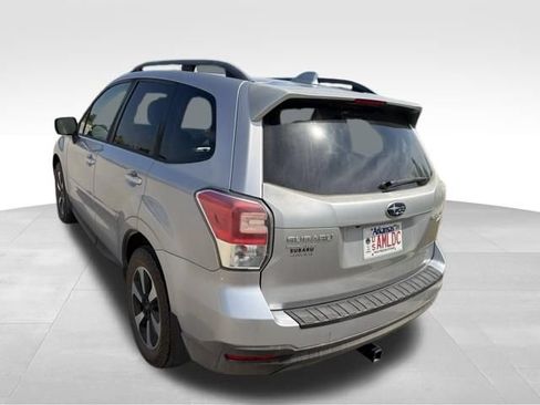Used 2017 Subaru Forester 2.5i Premium w/ All-Weather Package AWD/4WD image 6