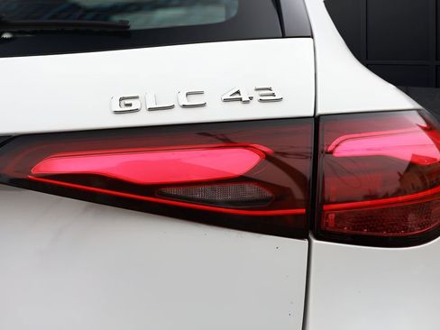 Used 2025 Mercedes-Benz GLC 43 AMG 4MATIC image 29