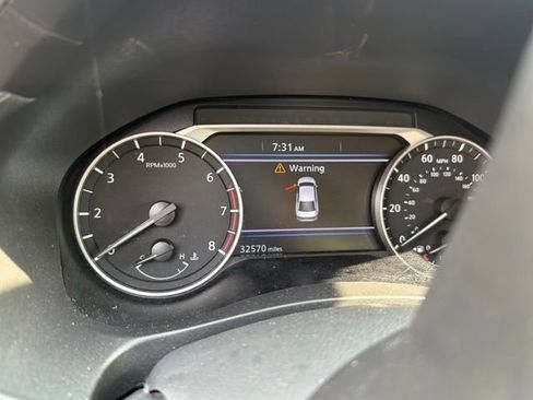 Used 2025 Nissan Altima 2.5 SV FWD image 12