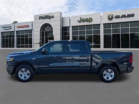 New 2026 RAM 1500 4x4 Crew Cab image 7