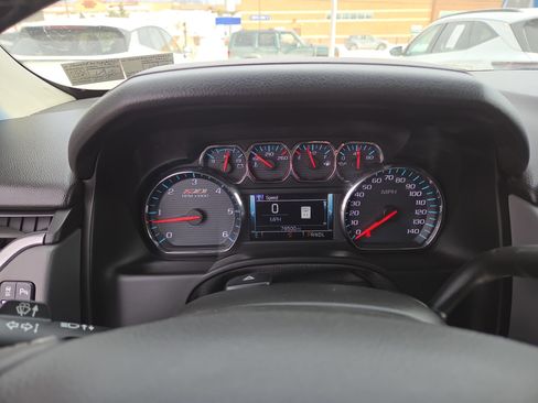 Used 2018 Chevrolet Suburban LT image 30