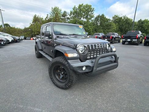 Used 2020 Jeep Gladiator Sport w/ Quick Order Package 24S AWD/4WD image 1