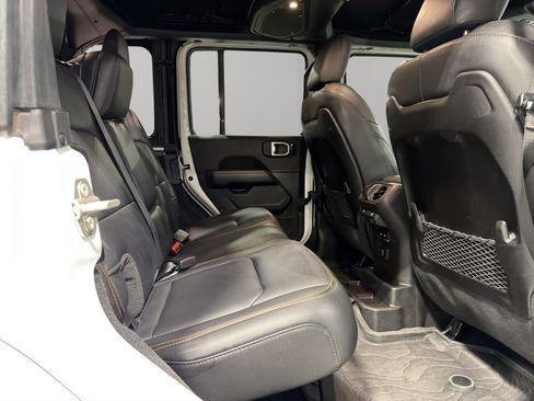 Used 2024 Jeep Wrangler Unlimited Sahara AWD/4WD image 18