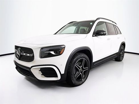 New 2026 Mercedes-Benz GLB 250 4MATIC image 3