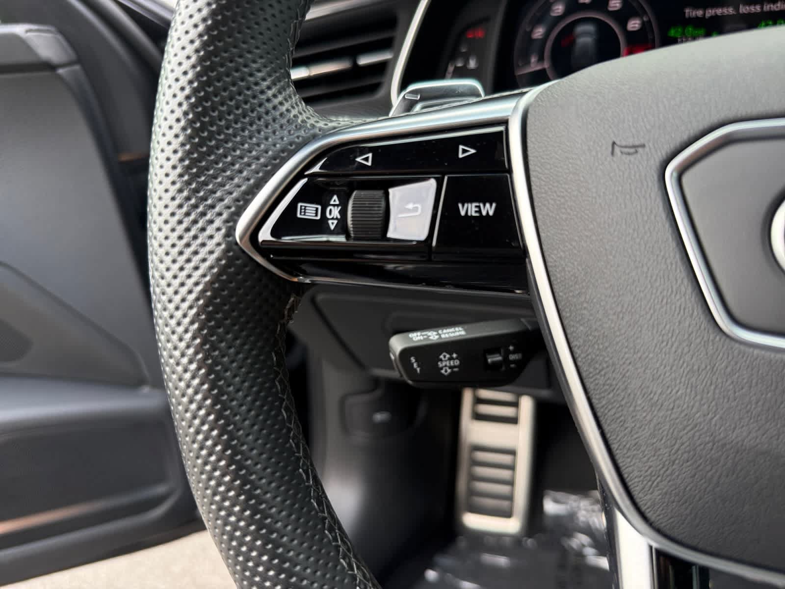 Used 2021 Audi RS 6 w/ Executive Package AWD/4WD image 24