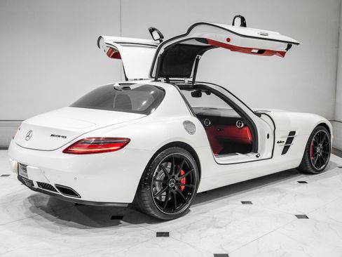 Used 2012 Mercedes-Benz SLS AMG Coupe image 23