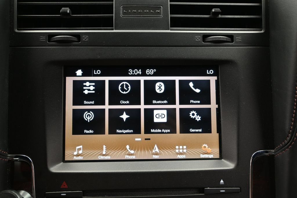 Used 2016 Lincoln Navigator Reserve AWD/4WD image 38