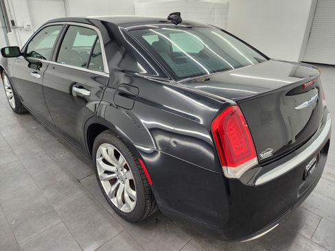 Used 2019 Chrysler 300 Limited image 6