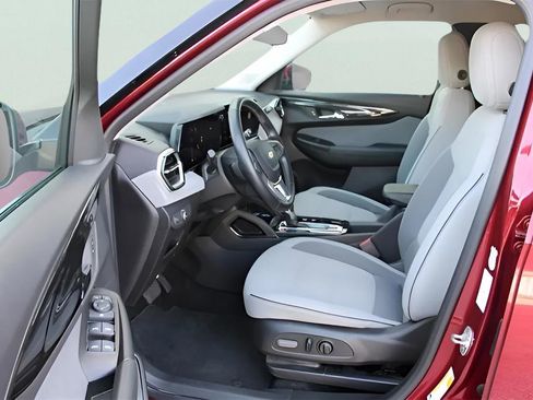 Used 2024 Chevrolet TrailBlazer LT w/ Convenience Package FWD image 13