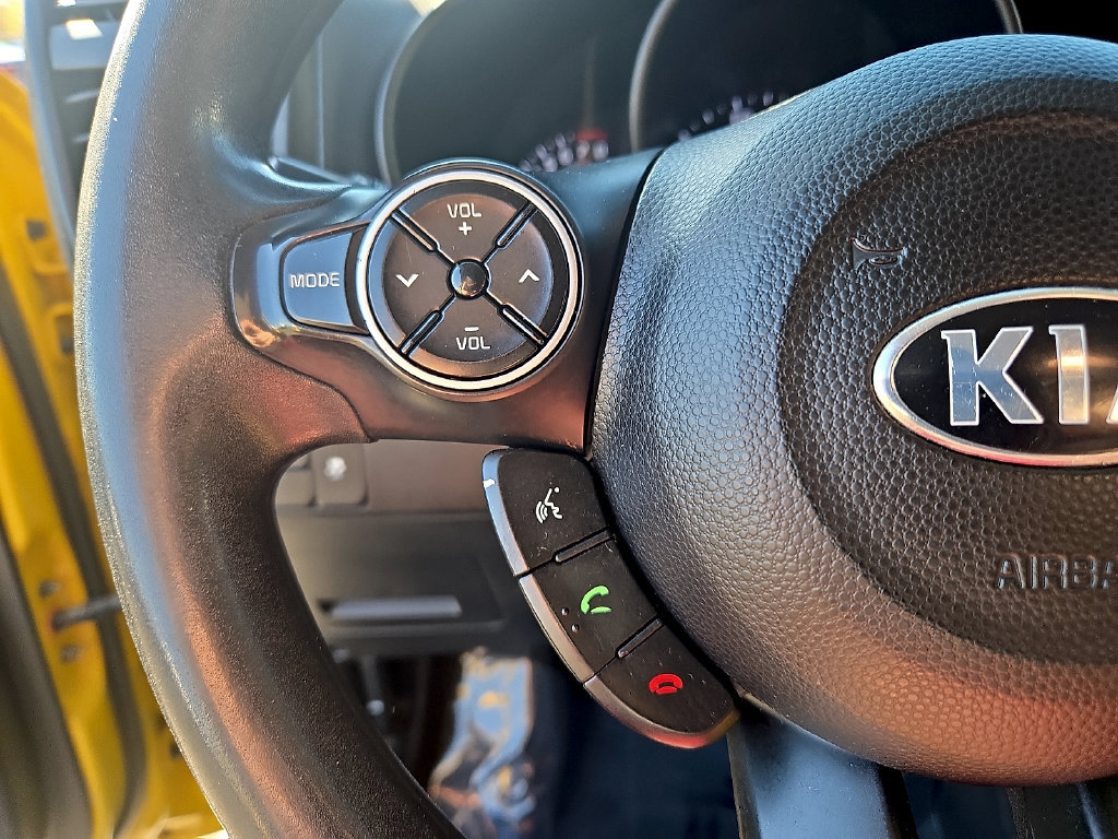 Used 2016 Kia Soul + FWD image 21