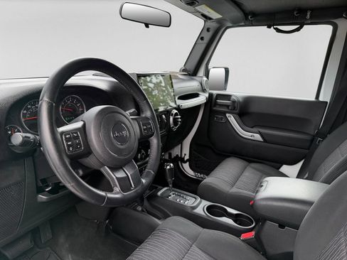 Used 2012 Jeep Wrangler Unlimited Sahara w/ Dual Top Group AWD/4WD image 14