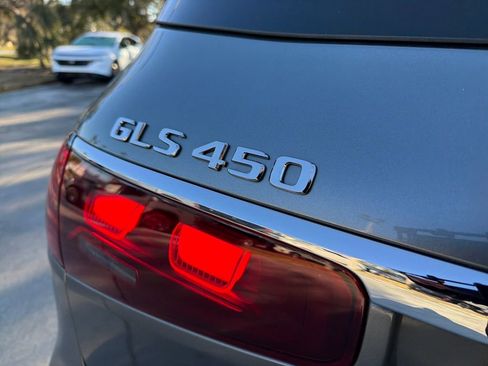 Used 2025 Mercedes-Benz GLS 450 4MATIC image 9