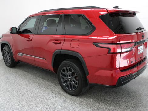 Certified 2025 Toyota Sequoia Platinum AWD/4WD image 9