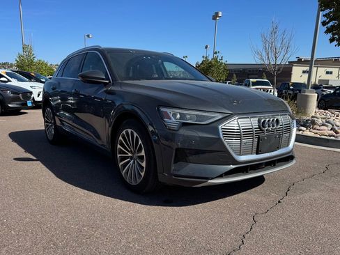 Used 2019 Audi e-tron Prestige w/ Prestige Package AWD/4WD image 1