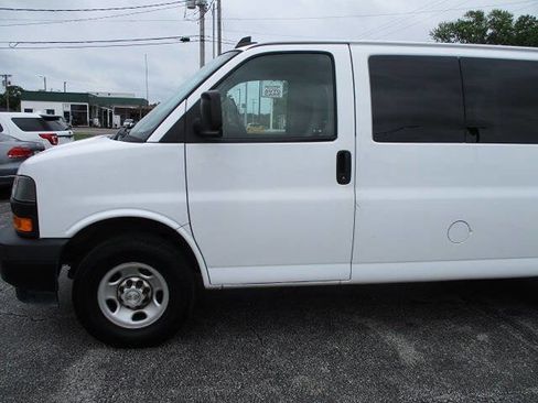 Used 2020 Chevrolet Express 2500 LS w/ Driver Convenience Package RWD image 5