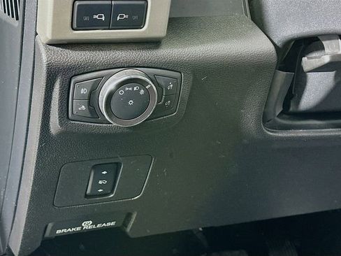 Used 2017 Ford F250 Lariat w/ Chrome Package image 10