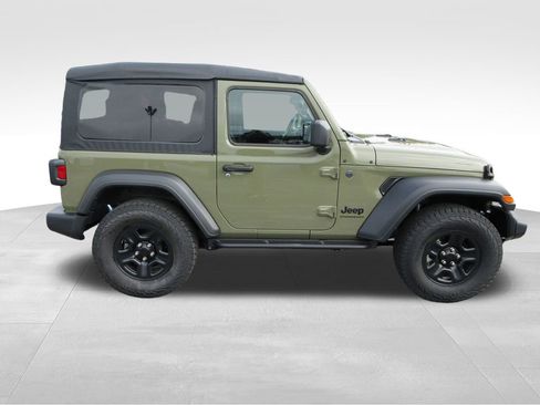 Used 2025 Jeep Wrangler Sport AWD/4WD image 6