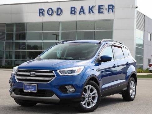 Certified 2017 Ford Escape SE w/ Equipment Group 201A FWD image 1