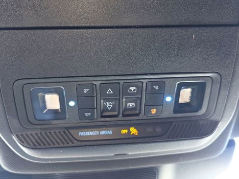 Used 2020 Ford Explorer XLT w/ Equipment Group 202A AWD/4WD image 17