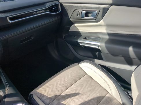 Used 2025 Ford Mustang GT Premium image 44