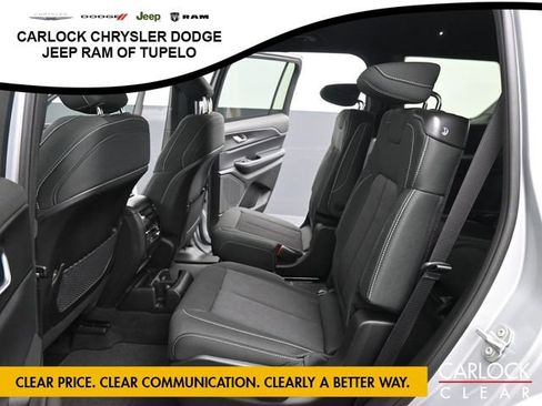 Used 2025 Jeep Grand Cherokee L Laredo image 32