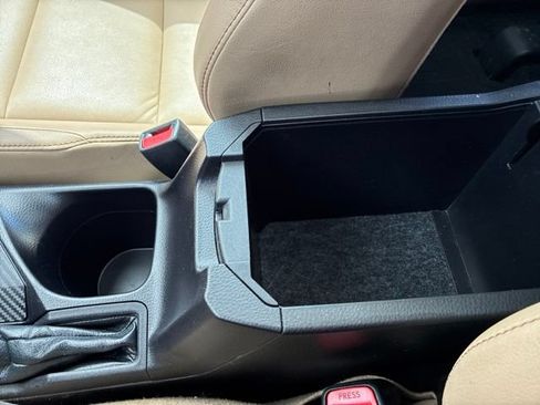Used 2013 Toyota RAV4 Limited AWD/4WD image 27