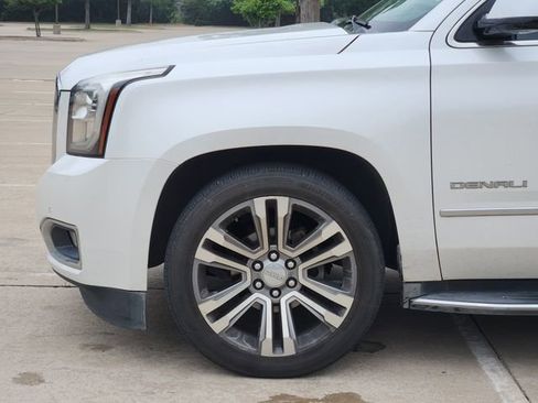 Used 2017 GMC Yukon Denali w/ Open Road Package AWD/4WD image 8