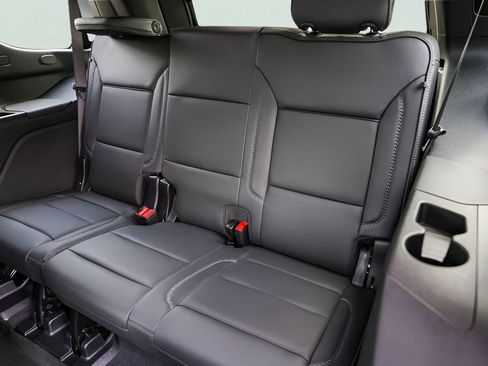 Used 2026 GMC Yukon Denali w/ Sun & Power Step Package AWD/4WD image 28