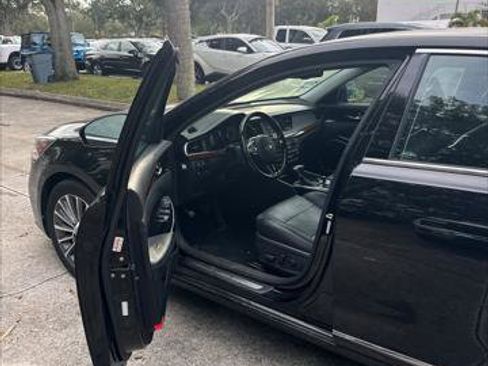 Used 2019 Kia Cadenza Premium image 10