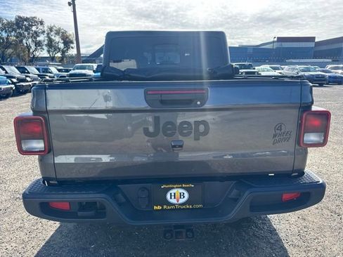 Used 2021 Jeep Gladiator Sport AWD/4WD image 6